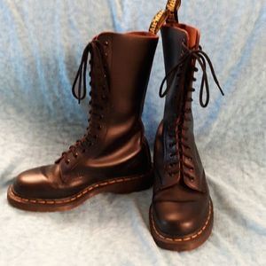 14 eye black leather Dr. Martens boots docs 8 8.5